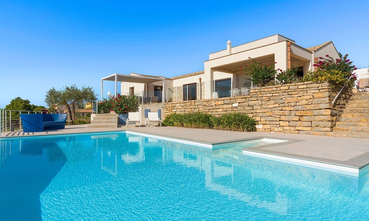 Buseto Palizzolo Villa | Stunning private villa for 8 guests with private pool, A/C, WIFI, TV, terrace and panoramic view