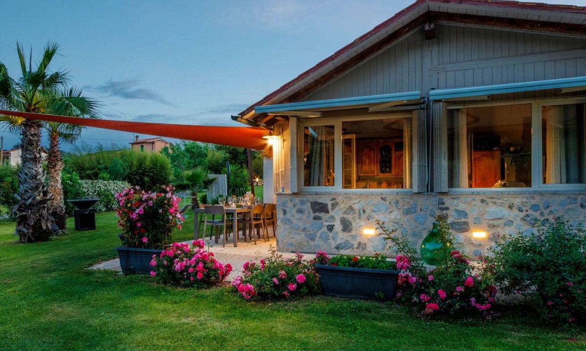 Rio Marina Villa | Stunning villa for 6 people with A/C, private pool, WIFI, TV, patio and pets allowed