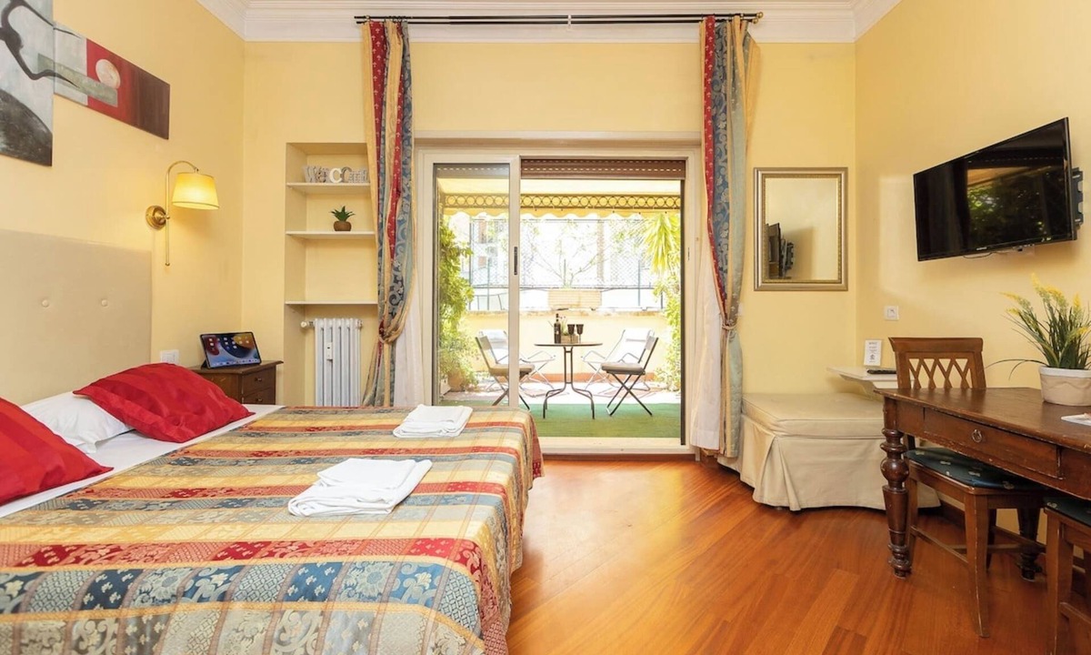 Universita House | Superior Double with Terrace - InternoUno Deluxe - Via Lorenzo il Magnifico