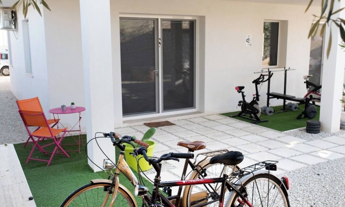 Scoglitti Apartment | Swimming, the sea, and relaxation along the Scoglitti coast.