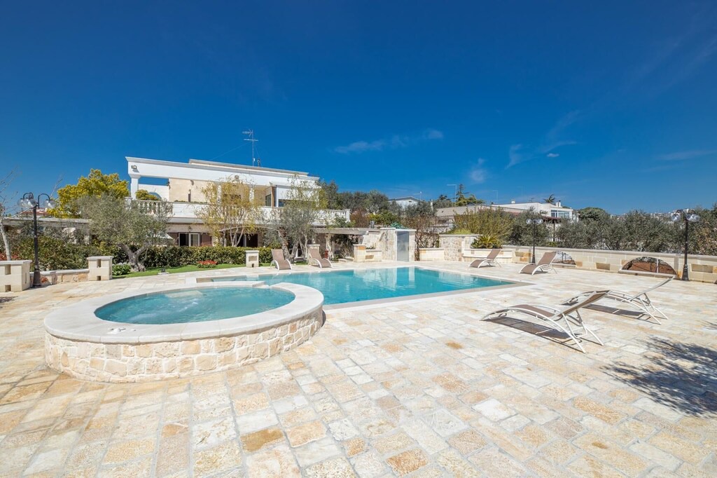 Ostuni Apartment | Tenuta Marmorelle - Five Bedroom Apartment, Sleeps 15