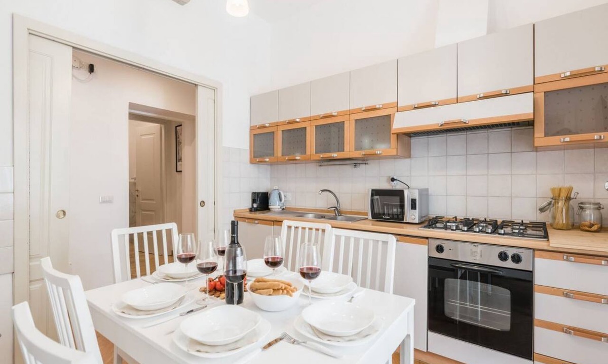 Monti Apartment | The Best Rent - Three-beroom flat near Colosseum