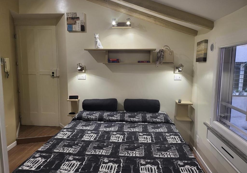 Rione XI Sant'Angelo Apartment | The Fox Cove