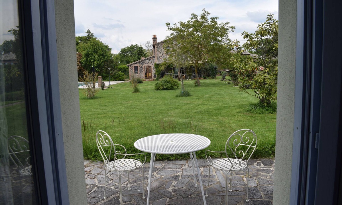 Castel Giorgio House | the little house in the green