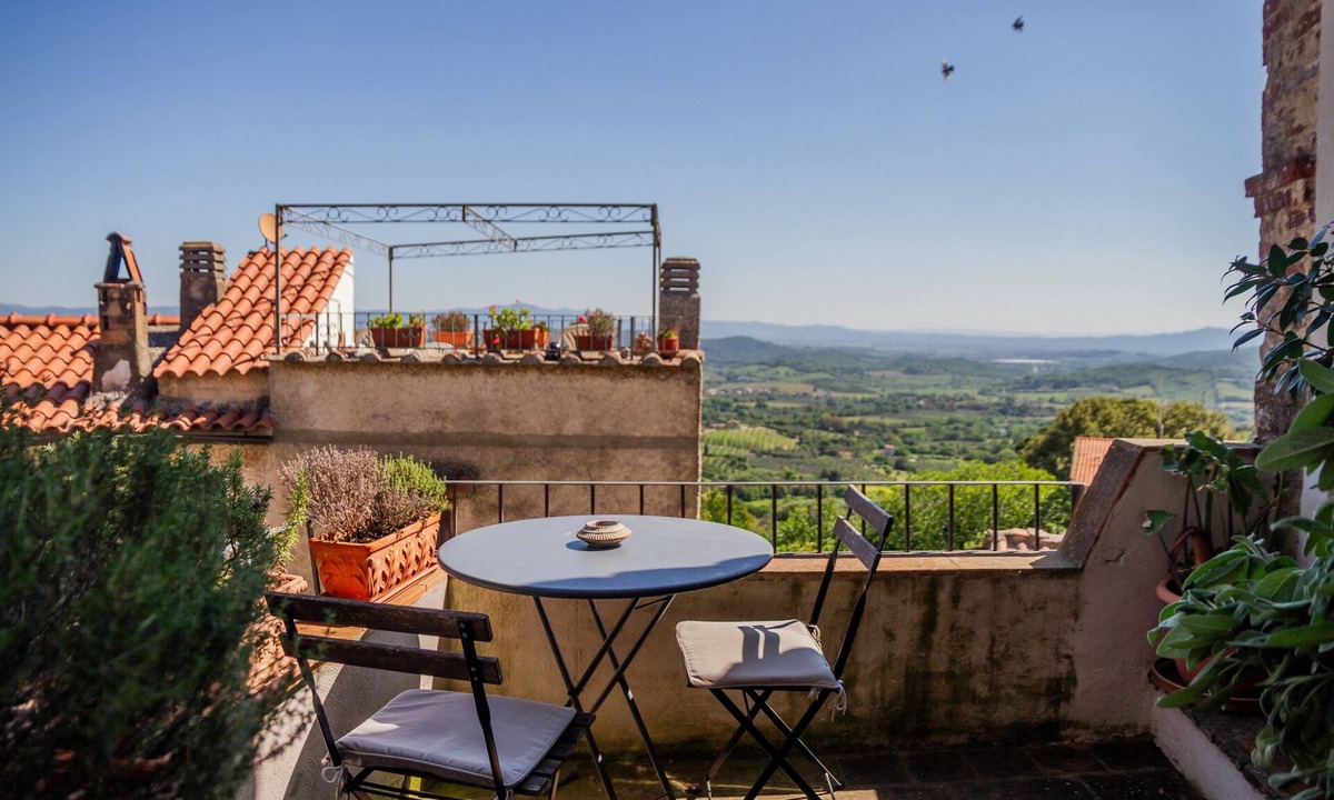 Ravi House | The Nest, Hamlet in Tuscany – Mountain View, Private Terrace & Wi-Fi