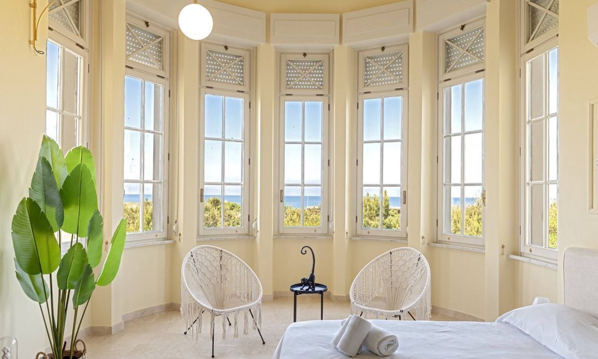 Tirrenia Apartment | The recently renovated apartment is a small gem, perfect for two guests. The interiors are modern, thoughtfully designed, and finished with great attention to detail to ensure maximum comfort. It features a cozy double bedroom, a bright living area with