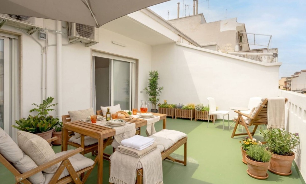 Bari City Centre Apartment | The Rooftop – Modern Comfort with Outdoor Living