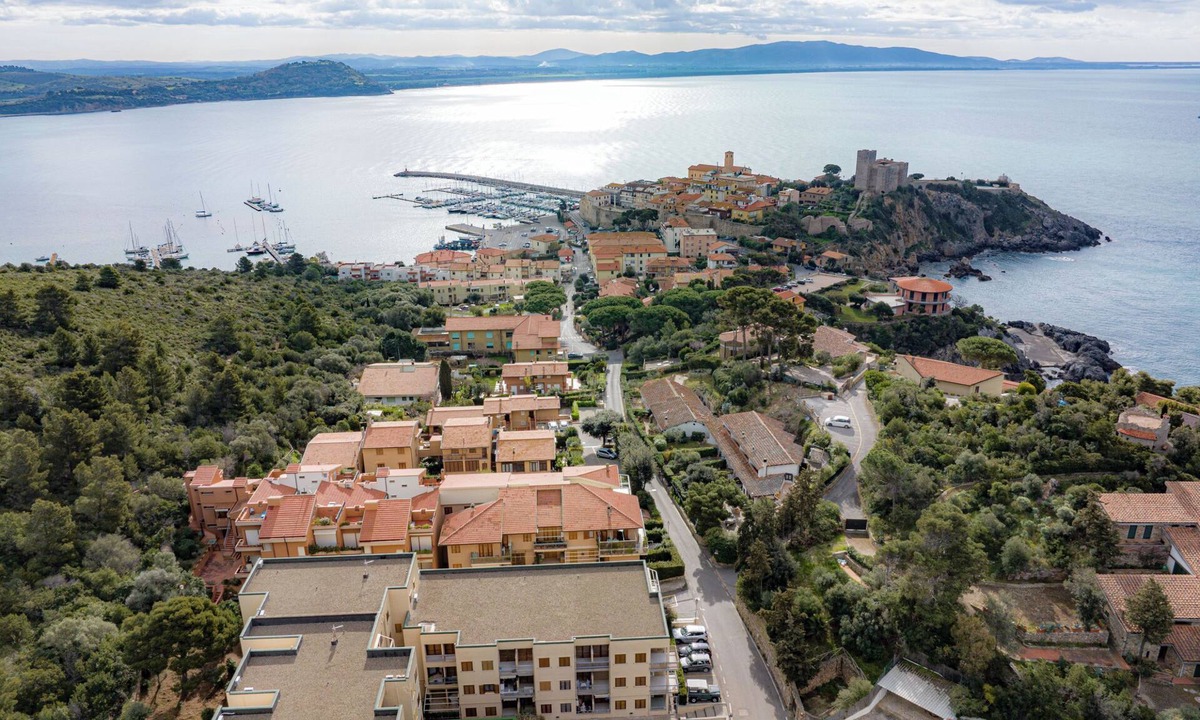 Talamone Apartment | The sea is close at hand.