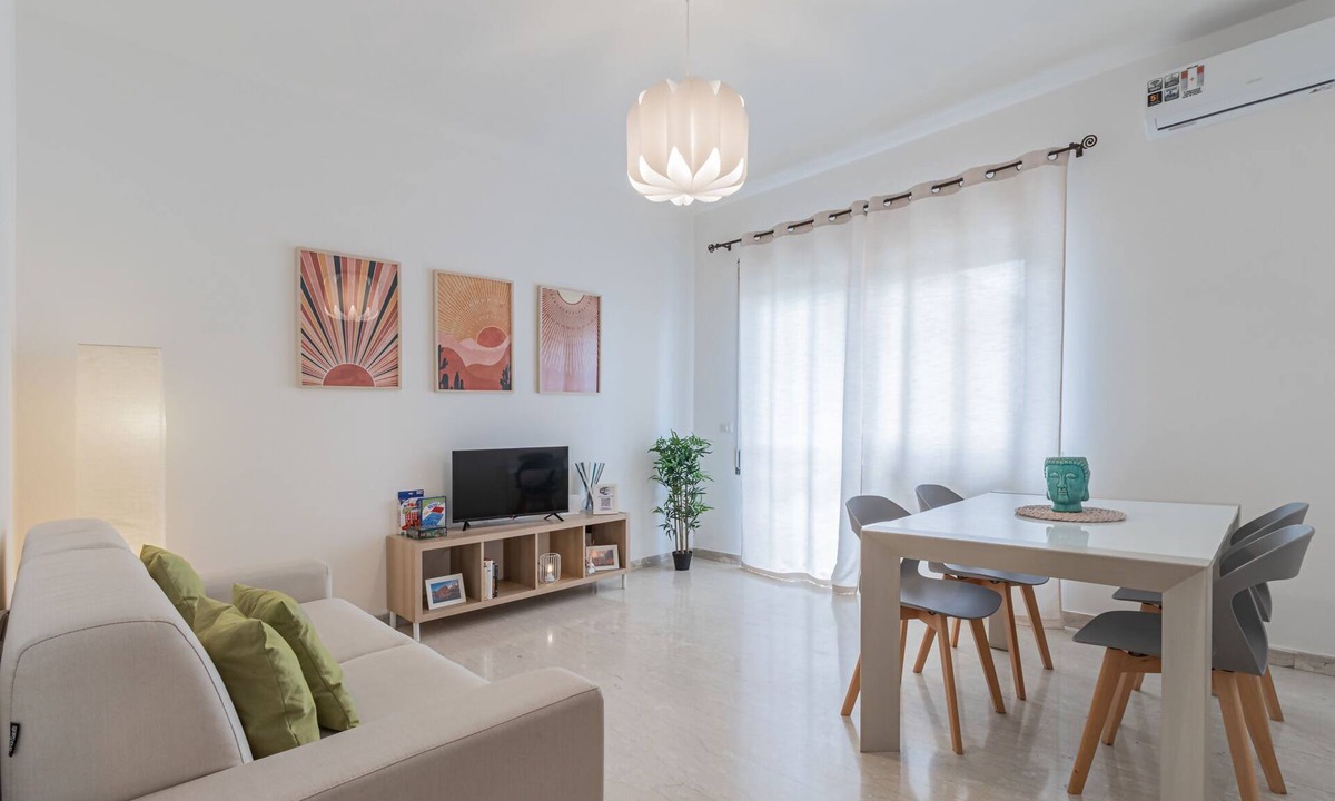 Zona XII Torre Spaccata Apartment | The Sunset Rhome Elegant Suite with Wi-fi - A/C