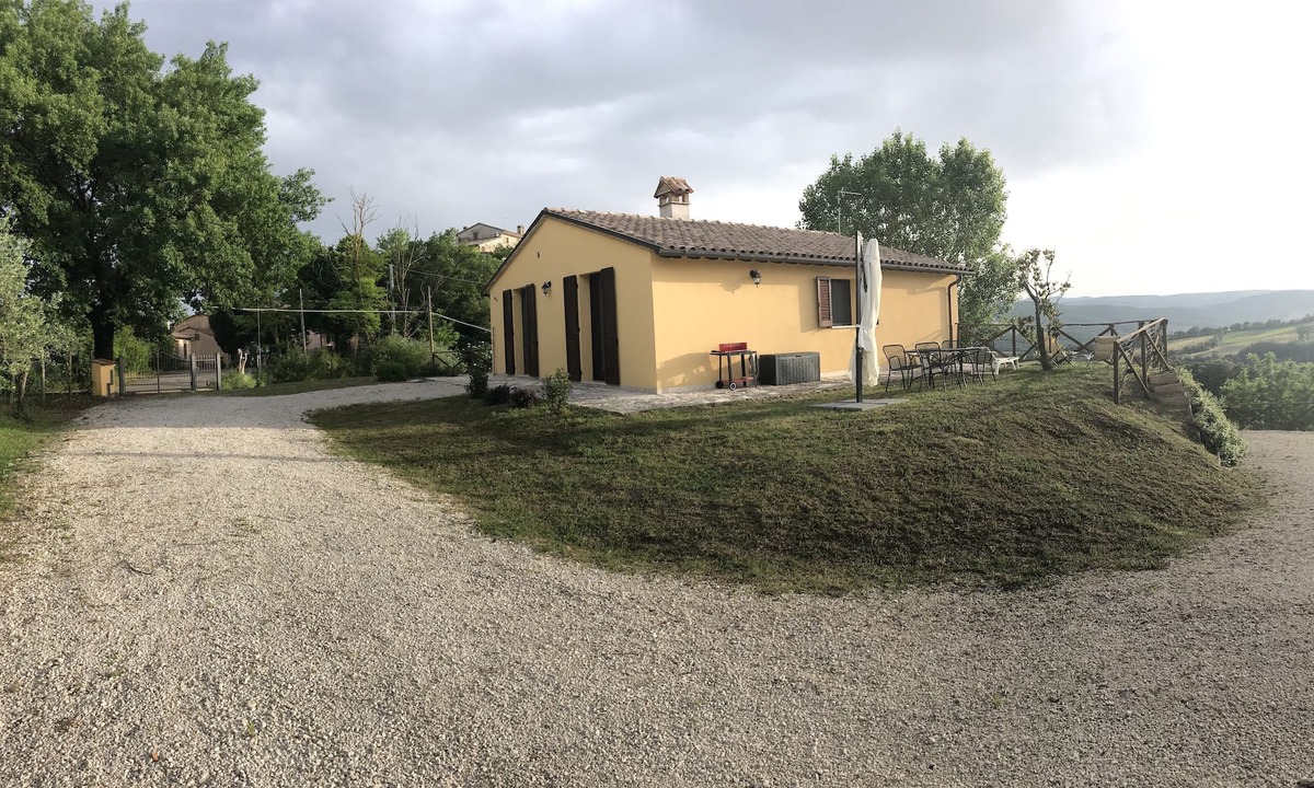 Rosceto House | Todi, Umbria, Country House with 2500 sq m land and view over the valley.