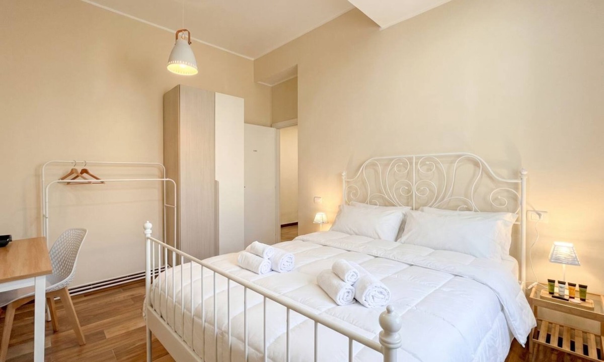 Municipio 2 Apartment | Traveler's Lairs - Elegant Shelters with Local Charm
