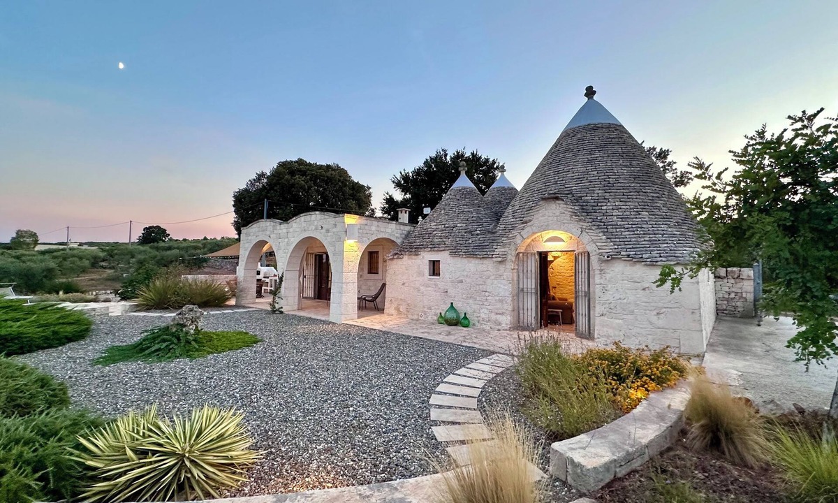 Martina Franca Villa | Trullo - 3 bedroom with pool, minutes from UNESCO town of Alberobello, fab view
