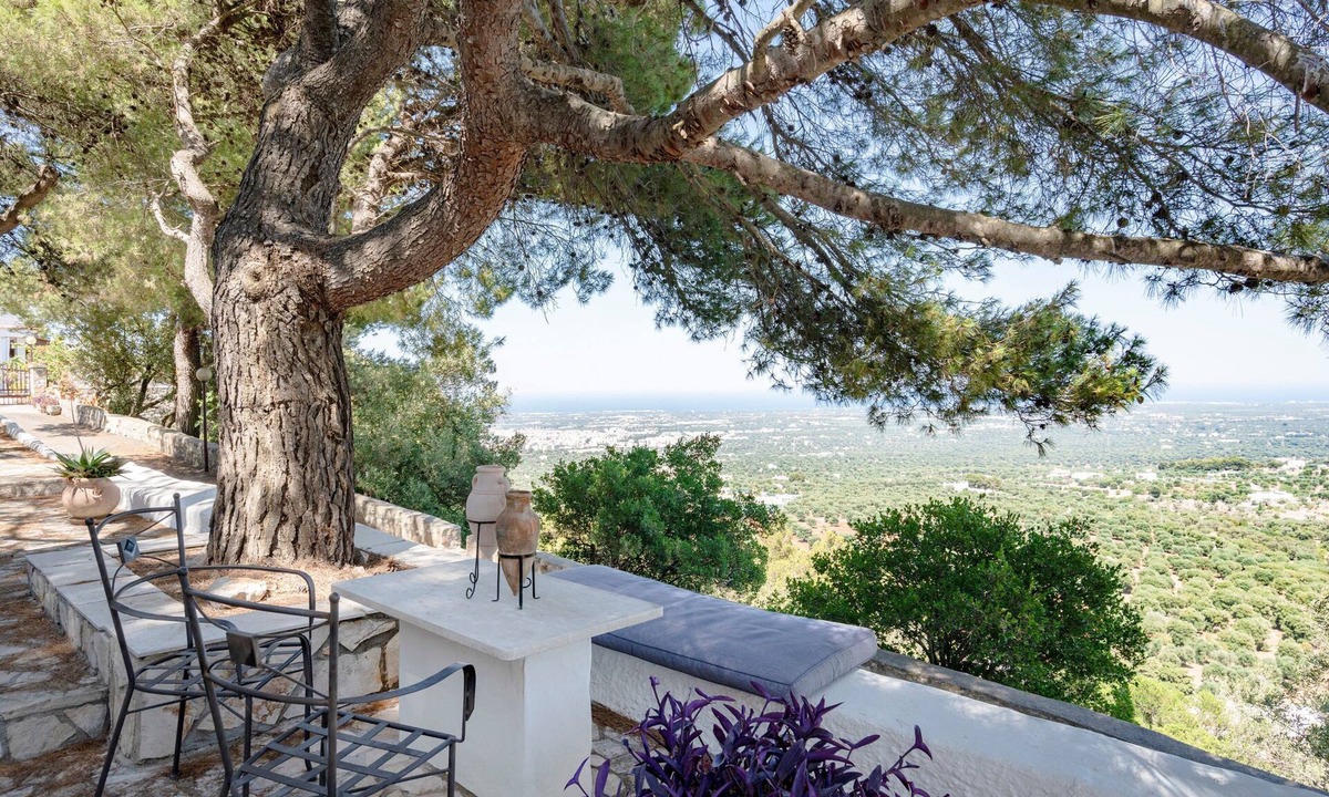 Selva di Fasano House | Trullo 'Rossi' with Mountain View, Wi-Fi and Air Conditioning