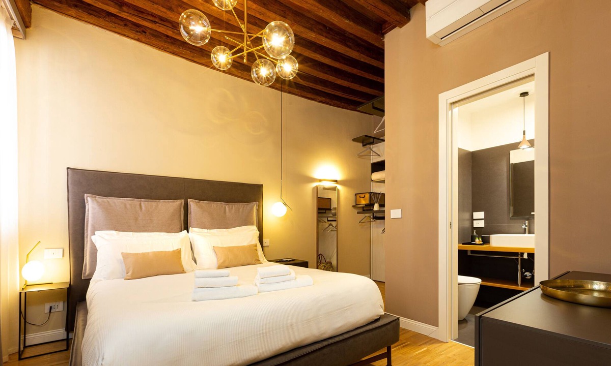 San Polo Apartment | Two bedroom apartment with ensuite bathrooms in a perfect location.