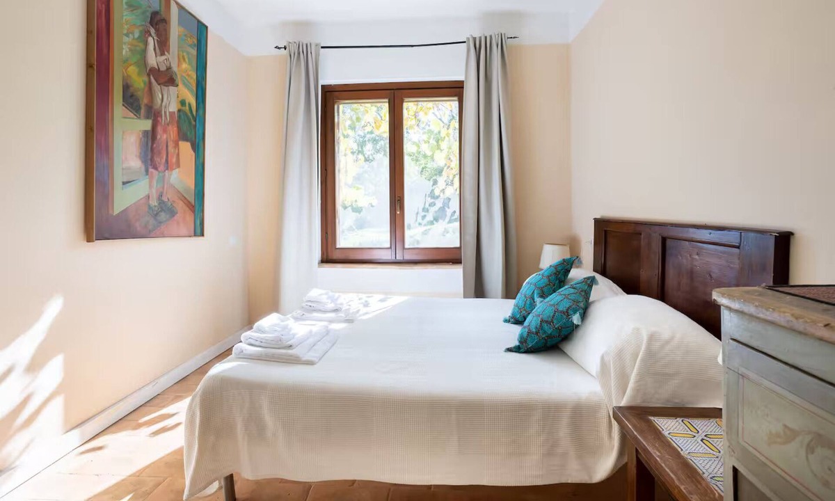 Assisi Apartment | Two bedroom holiday home near Assisi with pool - Piero Della Francesca