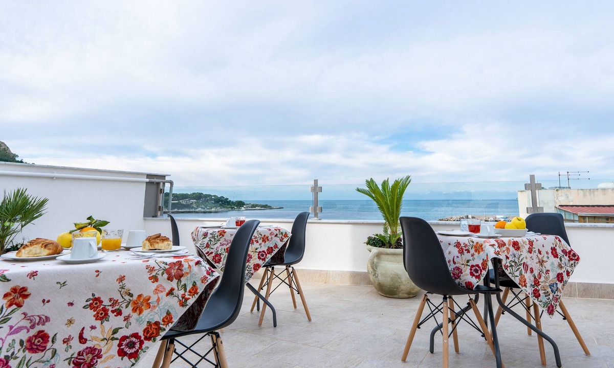 Sferracavallo Bed & Breakfast | Una Terrazza sul Golfo