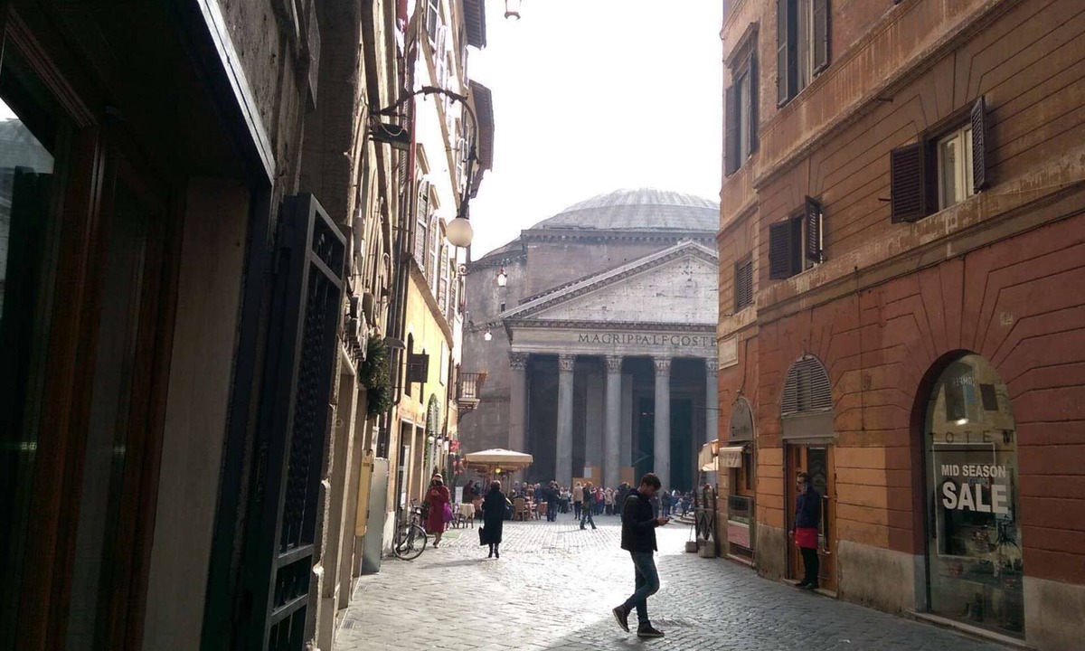 Rome City Centre Apartment | v - Charming Pantheon Loft in the heart of Rome
