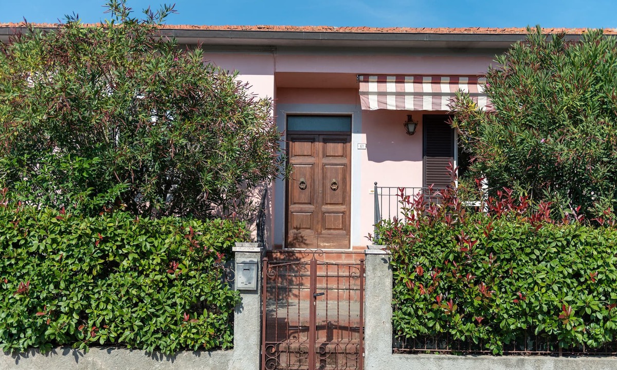Pozzo House | Vacation Home "Casa Rose" with Privat Balcony, Private Pool & Wi-Fi