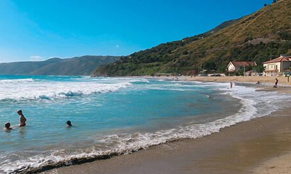 Marina Lido House | Vacation home for 6 guests with 120m² in Marina di Pisciotta (163223)