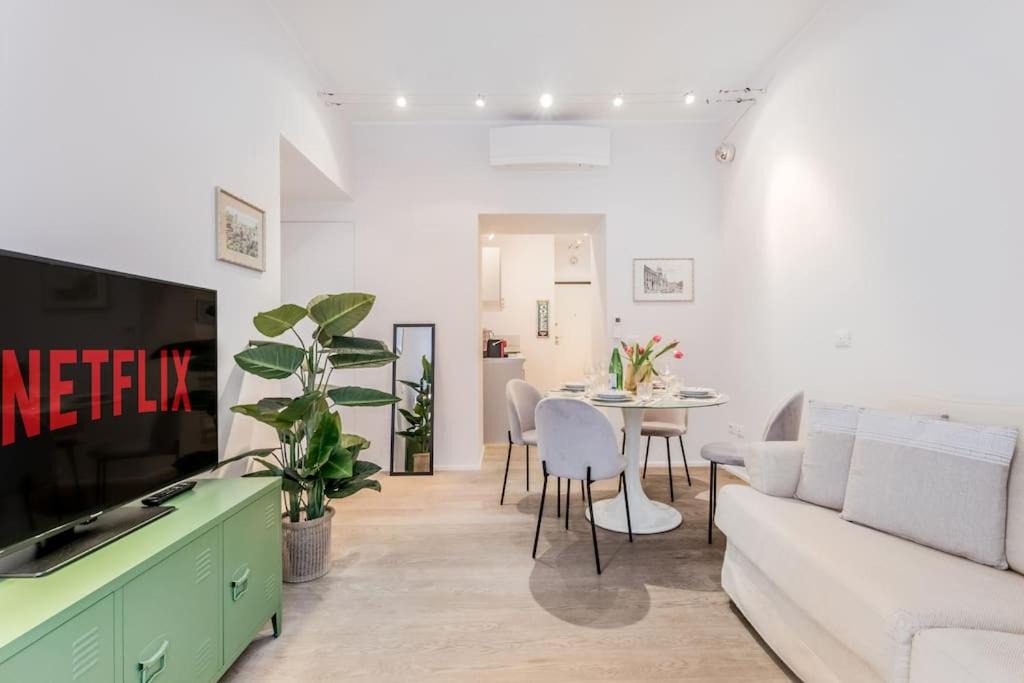 Vatican Apartment | Vatican Chic House