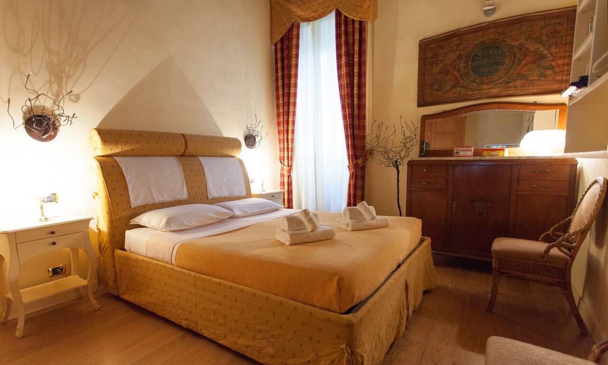 Rione XIV Borgo Apartment | Vatican luxury home Terrazzo, 2 bedrooms 2 bathrooms a 50 yds from S.Pietro