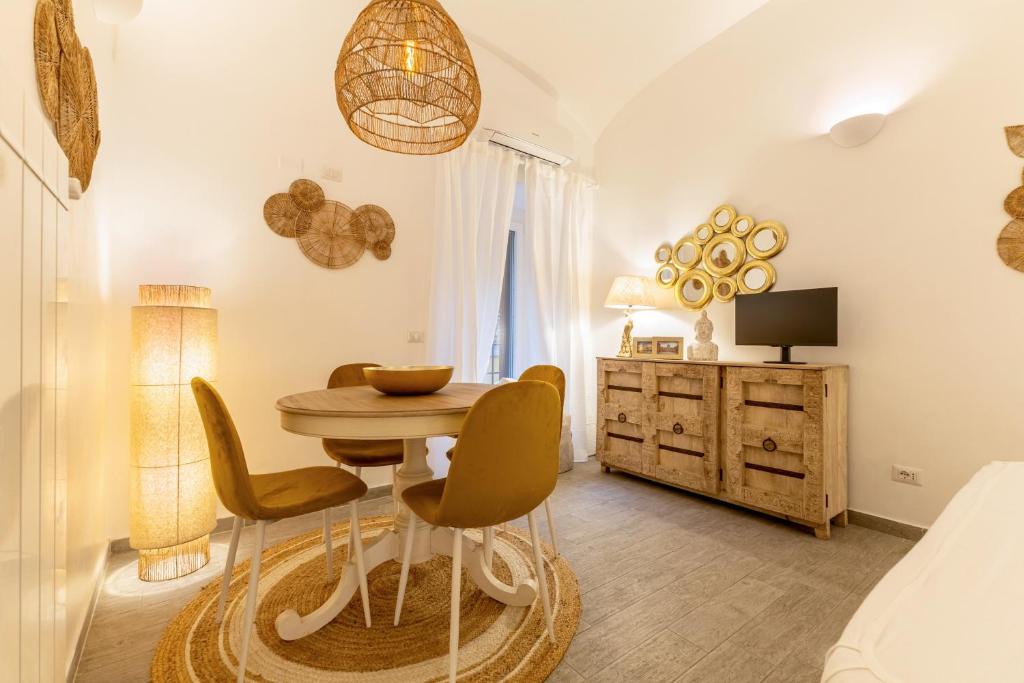 Vatican Apartment | Vatican White Dream