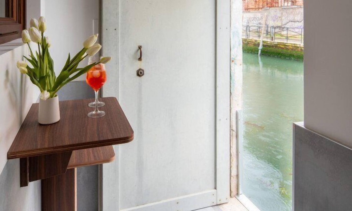 Castello Apartment | Venice Jewel Canal View by Wonderful Italy