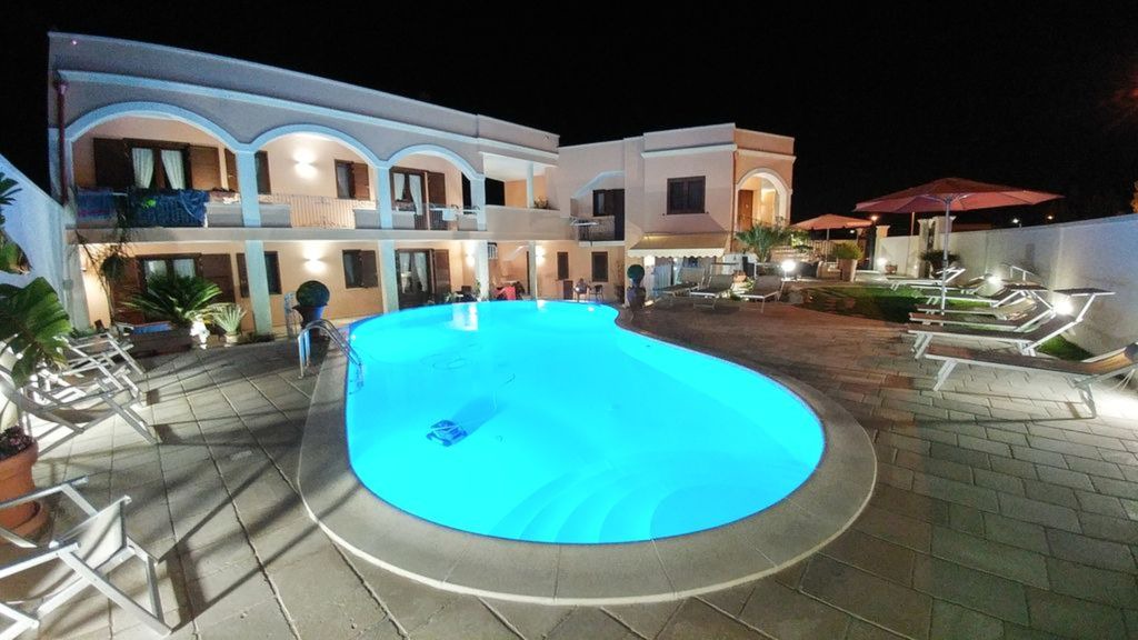Diso Bed & Breakfast | Vignali Family Room 4 bed & breakfast with pool view