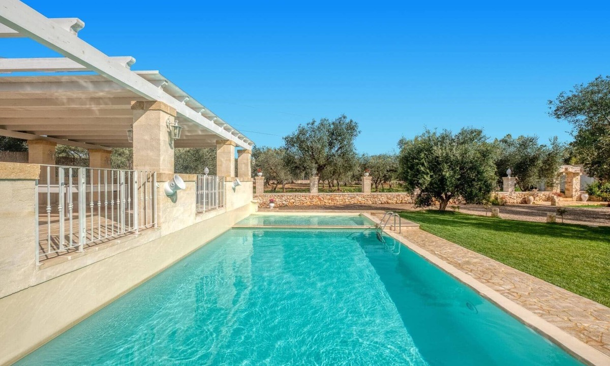 Villa Castelli Villa | Villa Amico by Villa Plus