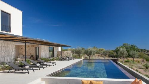 Avola Villa | VILLA AMORE 8, Emma Villas