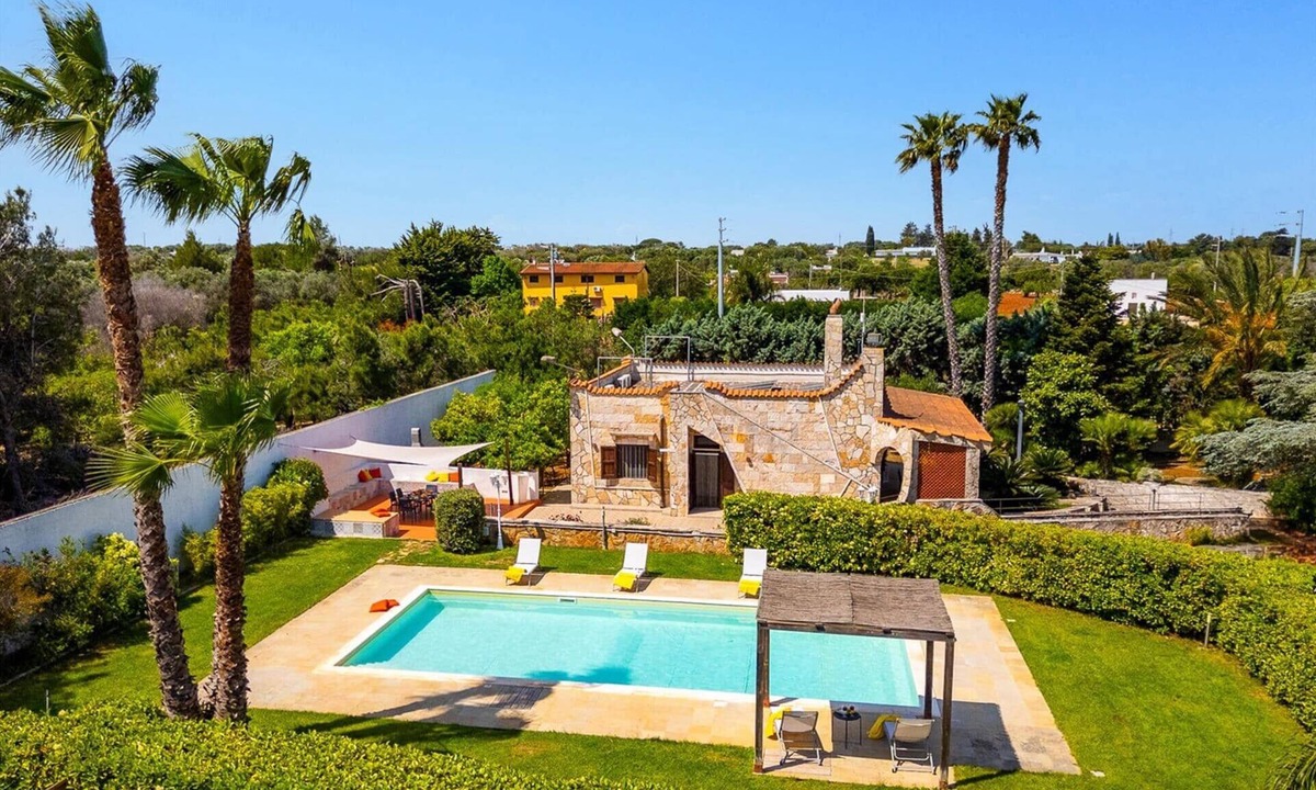 San Vito dei Normanni Villa | Villa Anna by Villa Plus