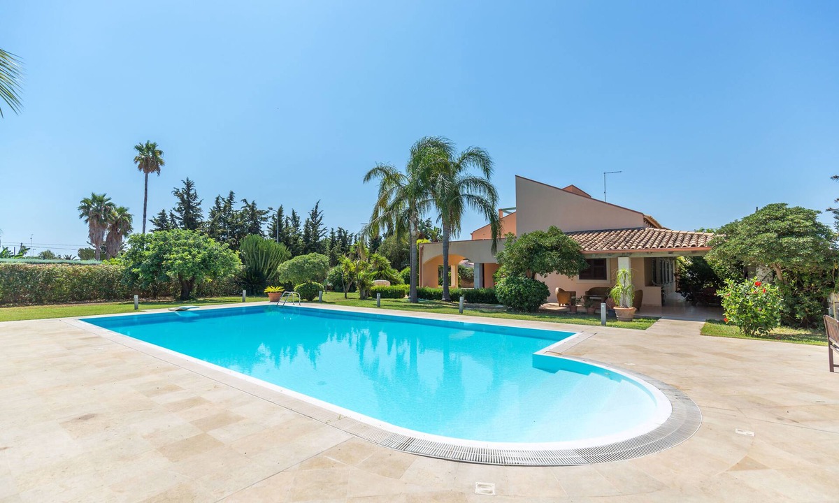 Arenella Villa | Villa Arenella con Piscina by Wonderful Italy