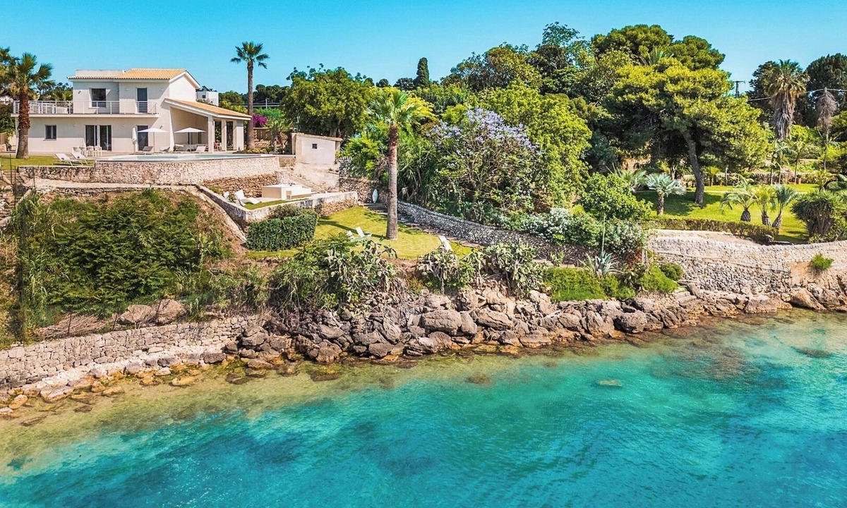 Syracuse Villa | Villa Artista – Syracuse Area