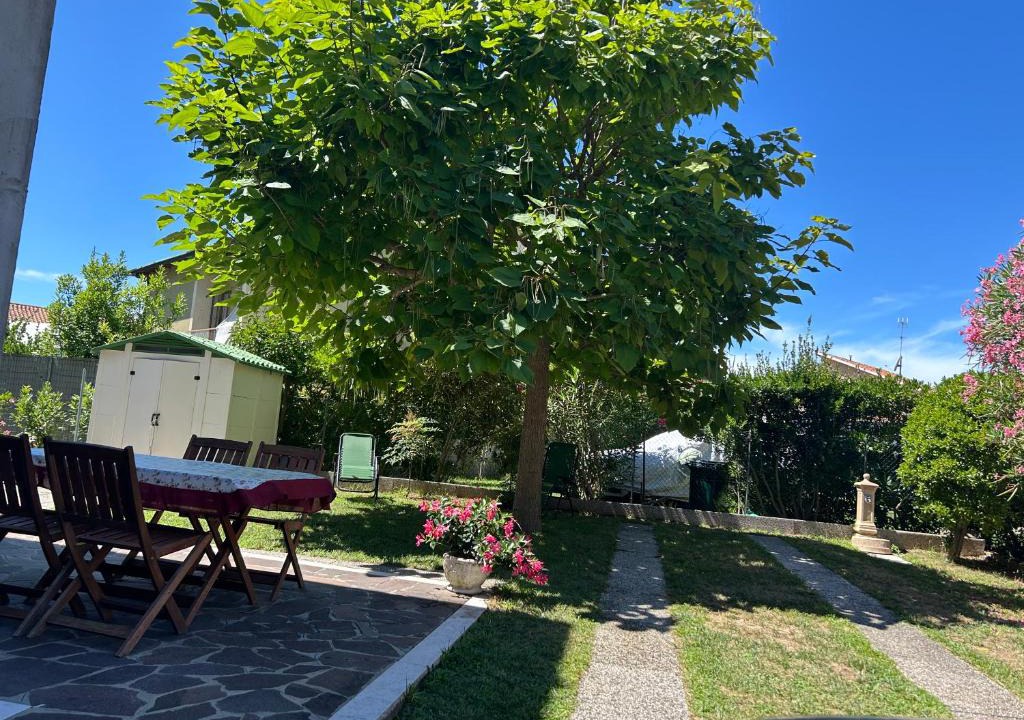 Cavallino-Treporti Apartment | Villa bifamiliare per famiglie con giardino.
