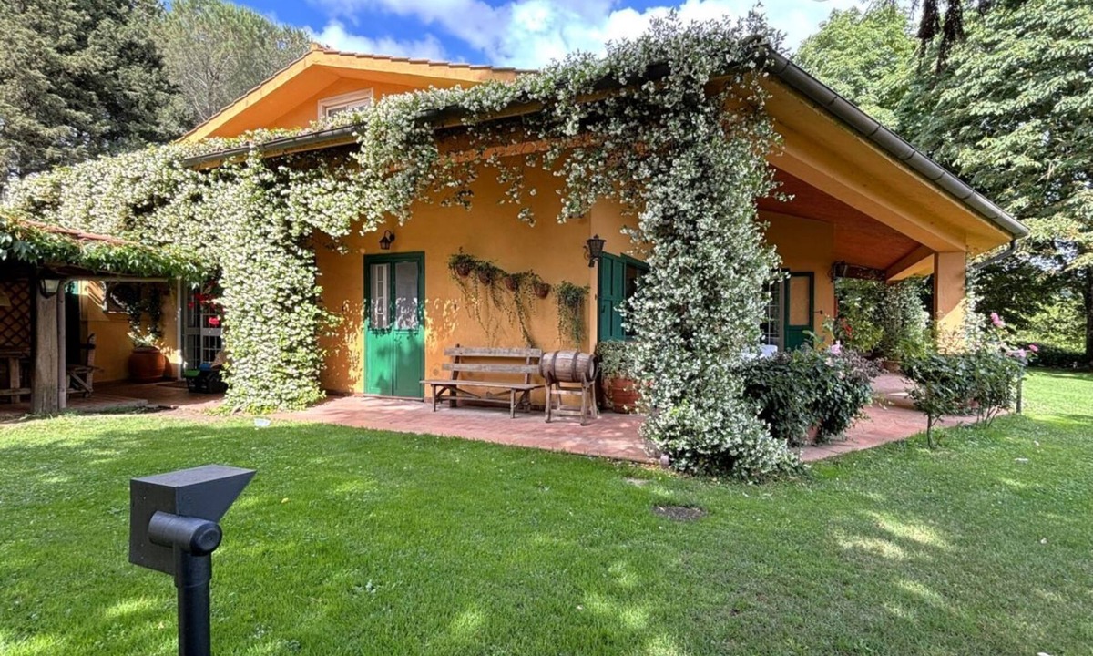 Sutri Villa | Villa Calandrina - Panoramic villa with large garden in Trevignano Romano