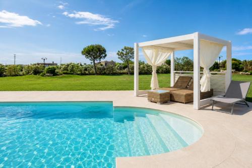 Alezio Villa | Villa Carla - Apulian Villa w Pool, Jacuzzi, AC