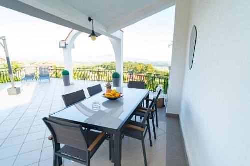 Minturno Villa | Villa del Pino, Terrazza vista Mare