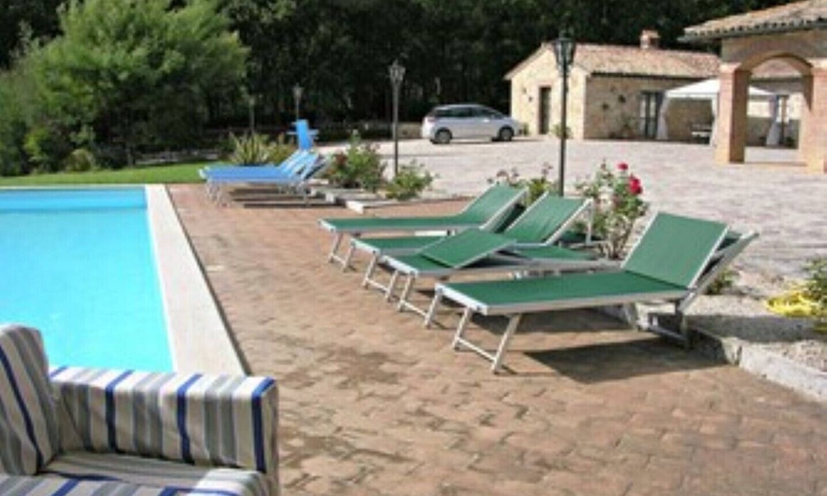 Grutti Apartment | "Villa Elena"—a small apartment in a farmhouse with a pool