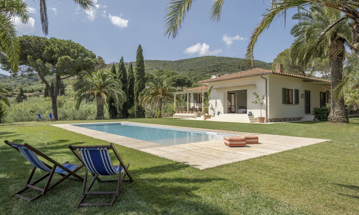 Lacona House | Villa Elle with private pool surrounded by greenery in Lacona