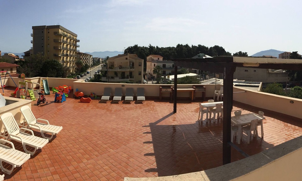 Castellammare del Golfo Apartment | Villa Gelvi. Apartment with equipped terrace, wi-fi and 2 minutes from the sea
