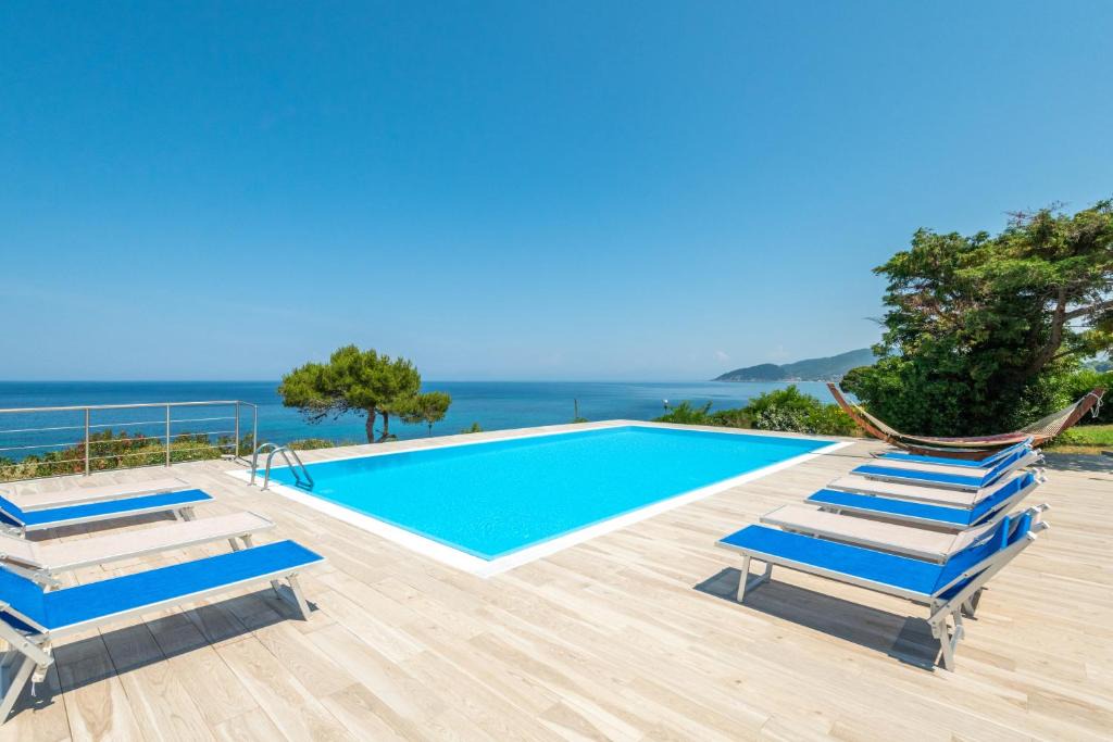 San Marco di Castellabate Villa | Villa Gioia con piscina sul mare