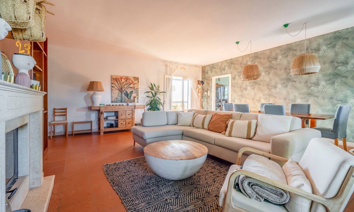 L'Assunta Villa | Villa 'House In Torto' with Shared Pool, Balcony, Wi-Fi and Air Conditioning