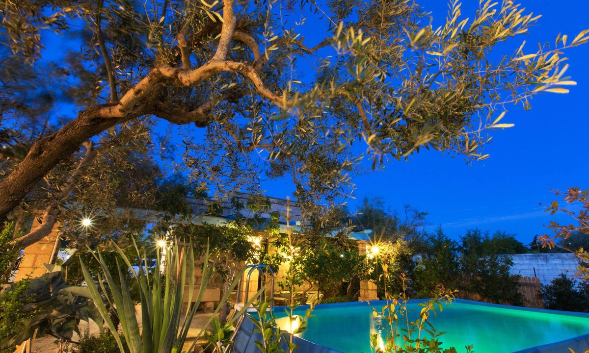 Torre Suda Villa | Villa 'I Sogni Di Venere' with Sea View, Wi-Fi and Air Conditioning