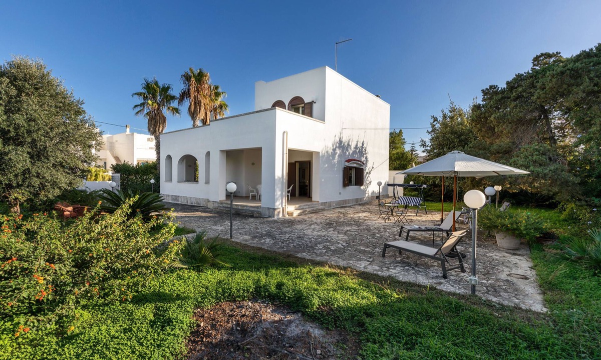 Rosa Marina Villa | Villa Il Ginepro by BarbarHouse