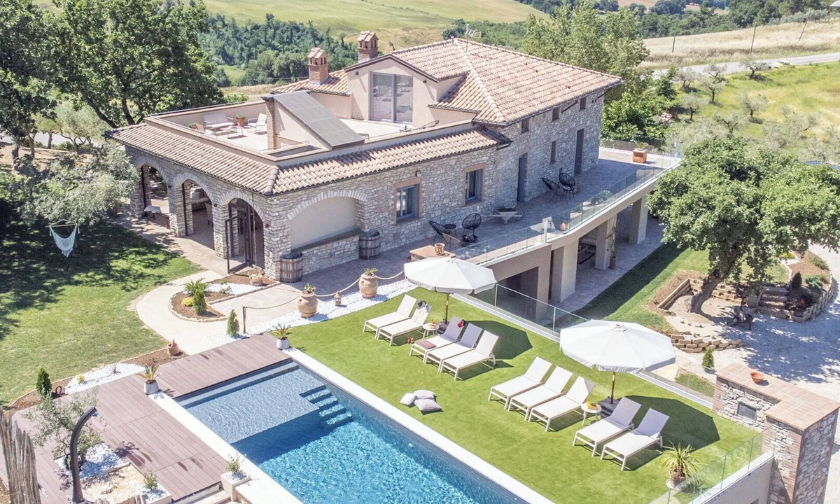 San Terenziano Villa | Villa in Canale with 5 bedrooms sleeps 14