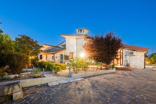 Gioia del Colle Apartment | Villa Isabella alloggi e camere con parcheggio interno custodito
