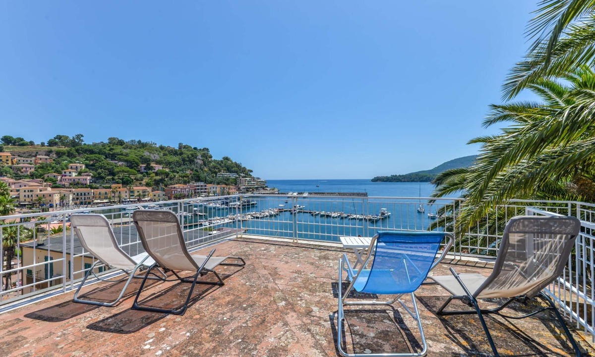 Porto Azzurro Villa | Villa Le Tre Palme, Porto Azzurro, Centro