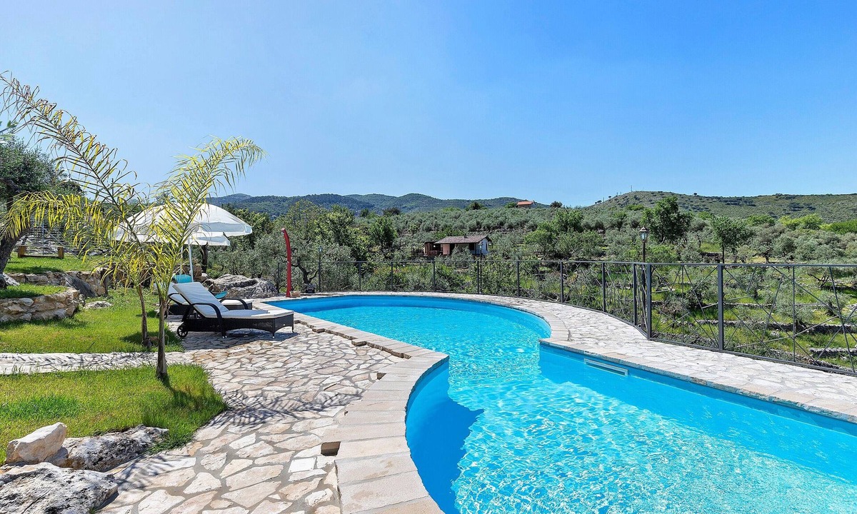 Sonnino Villa | Villa Luisana with Private Pool and Terrace with Mountain View