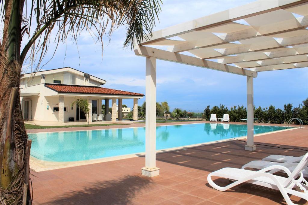 Polignano a Mare House | Villa Maria - Apartments in villa with pool