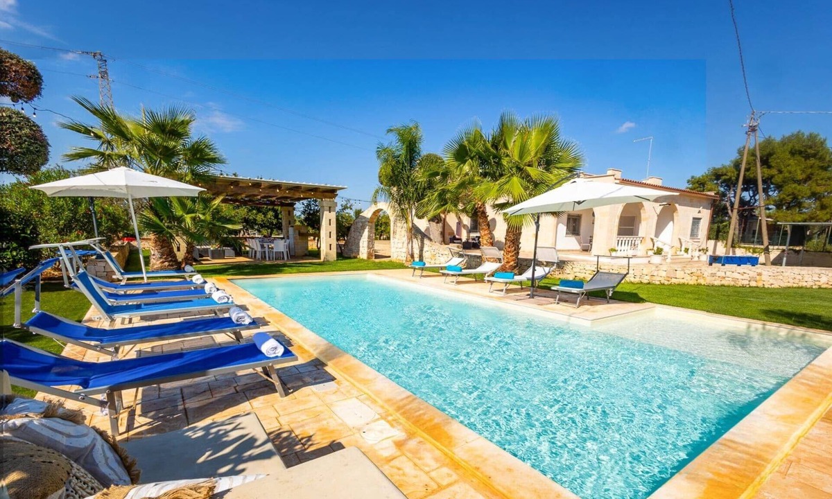 San Vito dei Normanni Villa | Villa Minna by Villa Plus